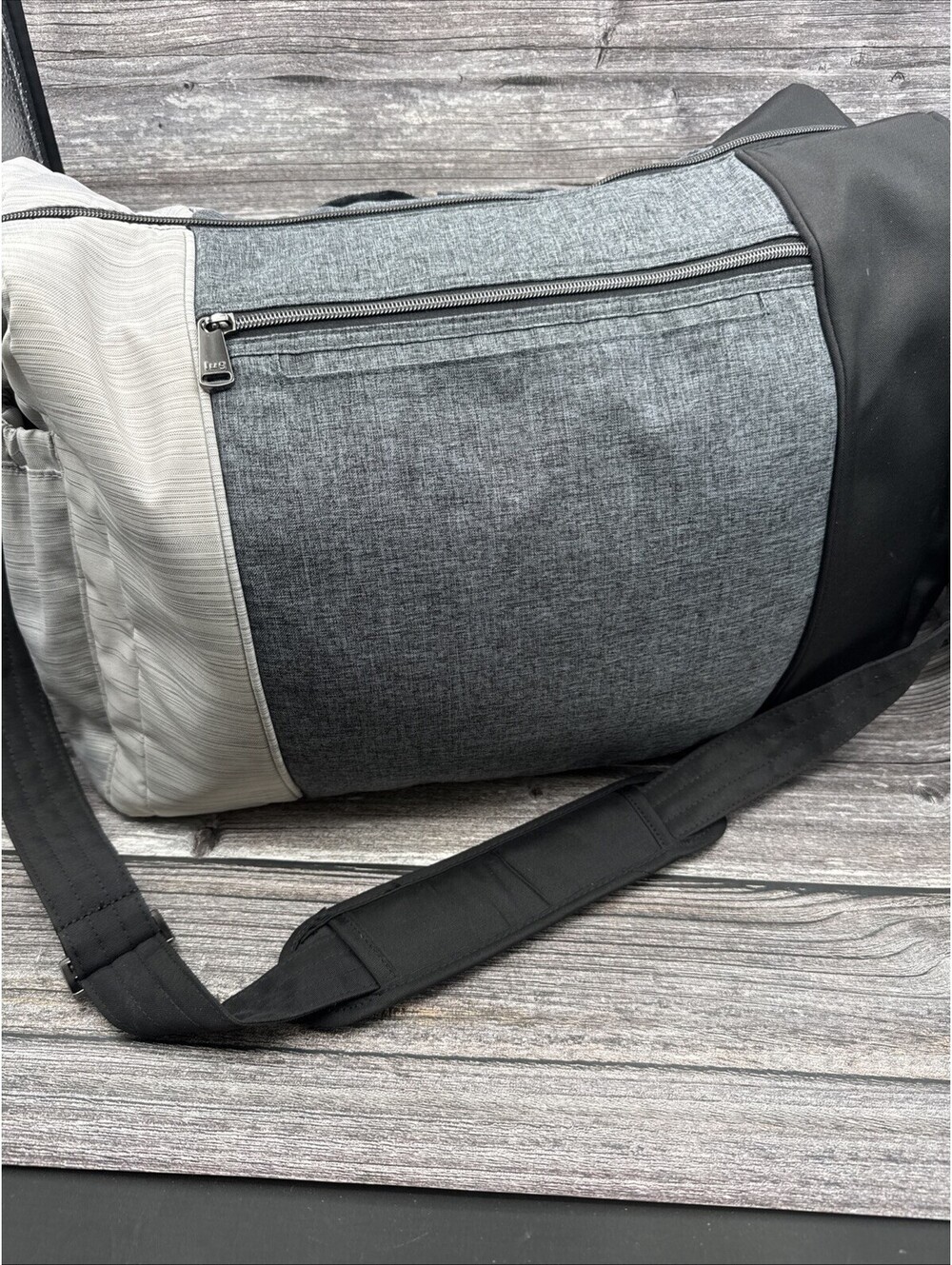 Lug Shuffle Duffle Carryon Bag With Luggle Sleeve Travel Versatile NWOT Pocket